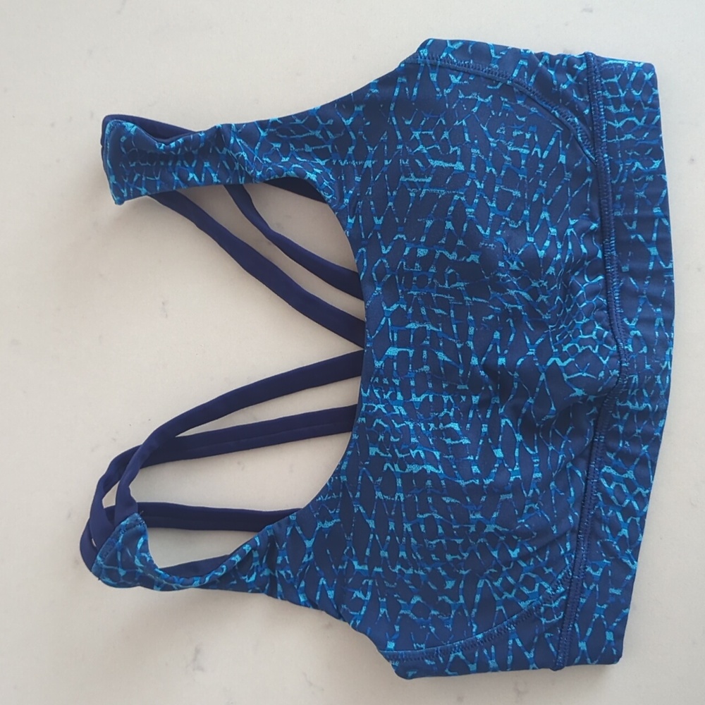 Lululemon sports bra